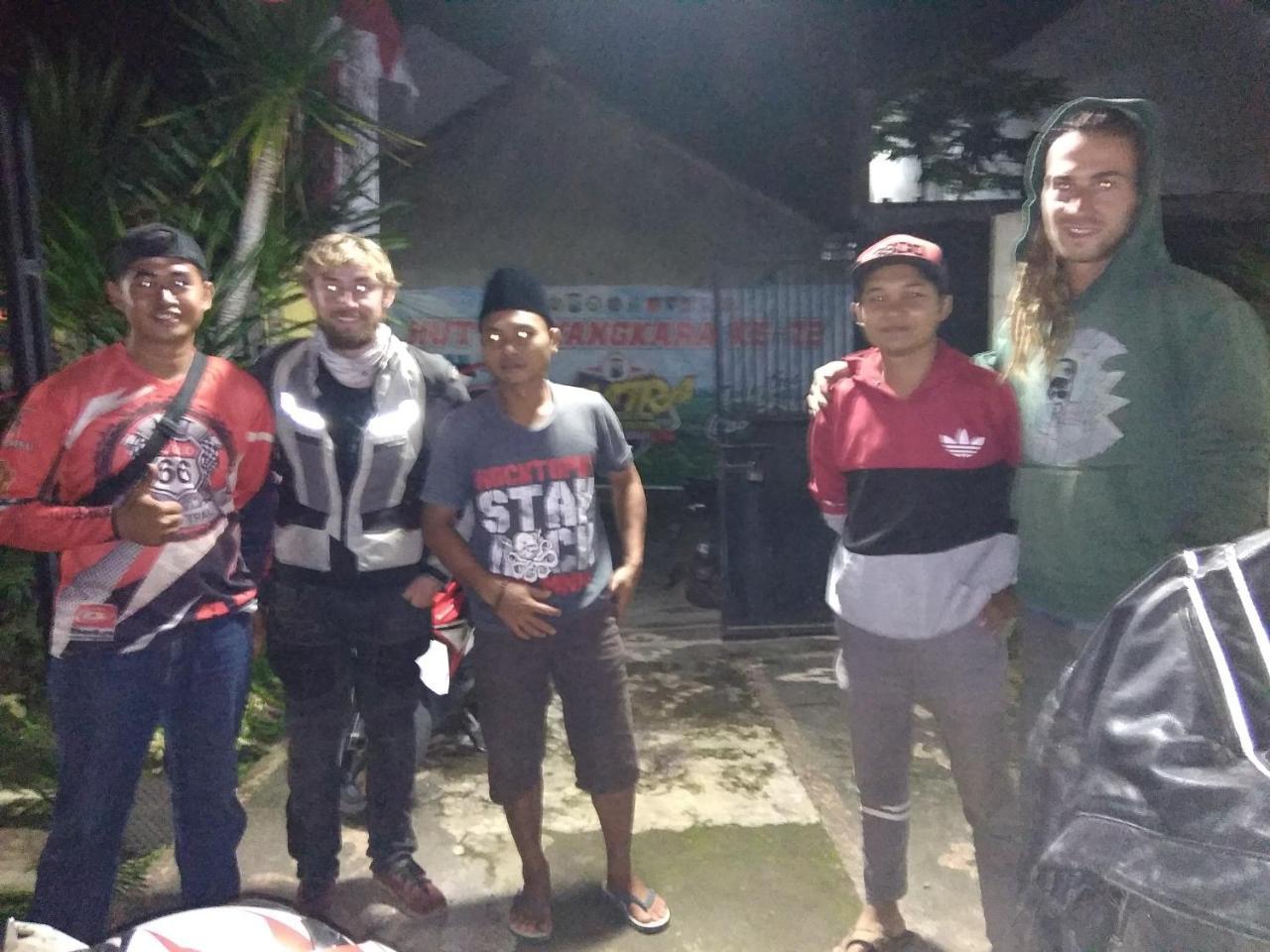 Javalindra Homestay Tour And Travel Banyuwangi  Dış mekan fotoğraf